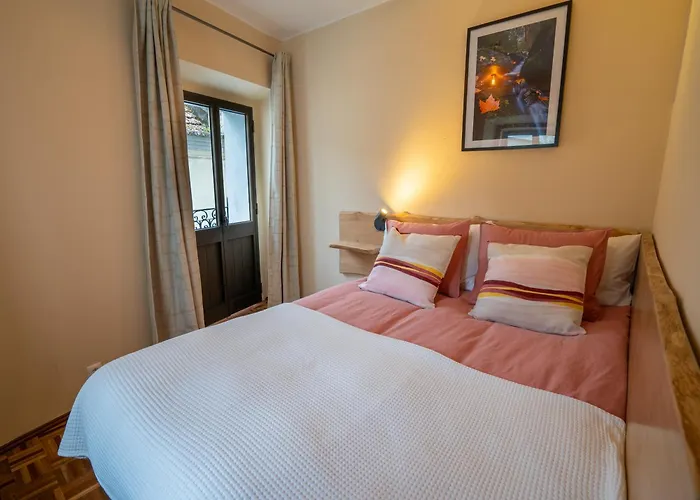 Escadinhas Do Castelo * مونشيك